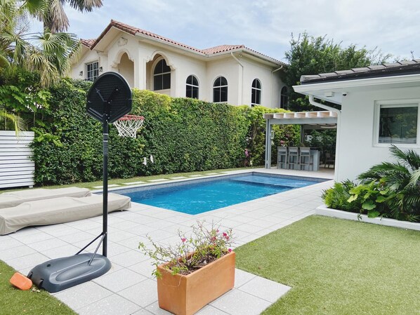 Pool