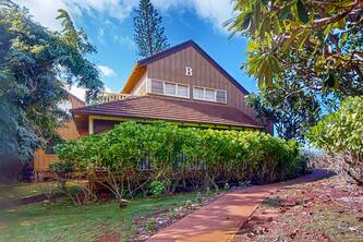 Secluded & Breezy Condo near the Ocean w/Free WiFi, Shared Outdoor Pool & Grills