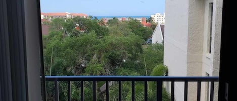 Beautiful view of the Gulf of Mexico from your front door!