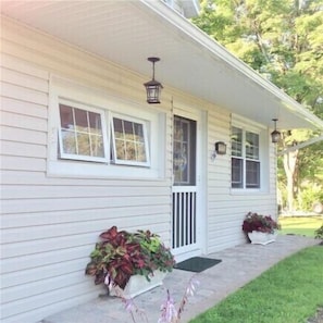 Adorable and newly updated cottage right at the top of the lake.