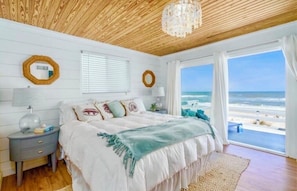 🐚Recharge in Ultra private master steps to deck,FAST wifi/desk,Roku TV, loungers