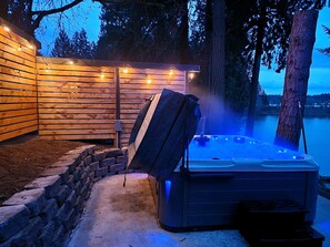 Brand new 6-person hot tub. Lots of privacy!