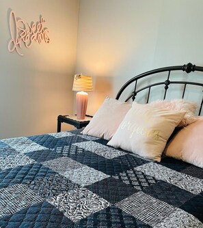  Fall asleep with sweet dreams in our  queen size bed in our Rose room 