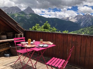 Terrasse tropezienne sur balcon 1