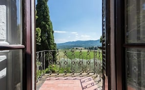 Balcony / Terrace / Patio, Building Exterior, Garden, Outdoor, Scenic View