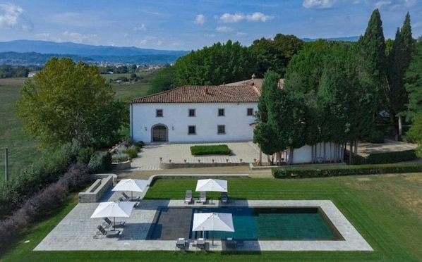 Amenities, Building Exterior, Facilities, Garden, Outdoor, Pool, Scenic View