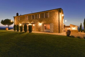 Building Exterior, Outdoor