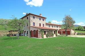 Amenities, Building Exterior, Garden, Main Entrance, Outdoor