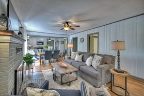 View into Living Room/Dining Room/Kitchen