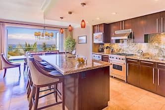 Maui Resort Rentals: Honua Kai – 6BR + Den Resort Residence, 4500+ Combined Sq. Ft., Oceanfront Views, BBQ on Balcony!