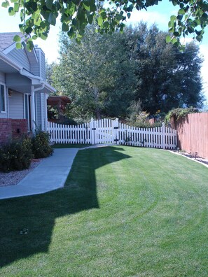 White picket fence!