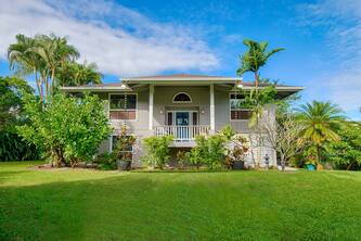 Spacious 4BR Princeville Home -AC, SPA, and Bikes for faster beach access