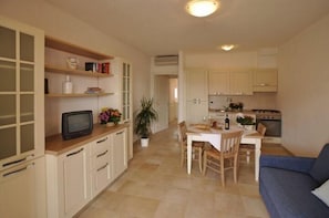 Two room on the first floor with terrace