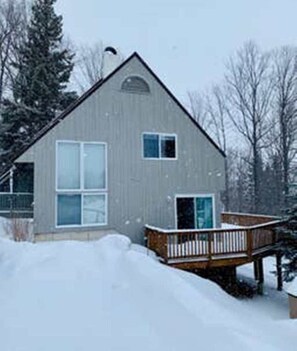 It's snowing