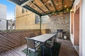 Enjoy the large outdoor patio in the middle of Chicago!