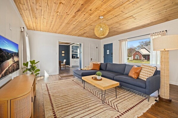 Welcome to The Oz Lounge - your downtown Bentonville retreat!