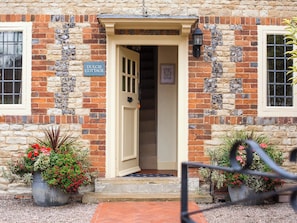 Exterior | Dulcie Cottage, Preston Crowmarsh, near Wallingford