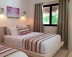Casa #2 - 1 block to the beach, kitchen, smart tv, good wi-fi (1106)