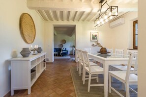 Kitchen Area, Etruscan Suite