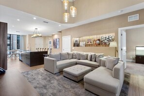 7541 Brooklyn (1).jpg