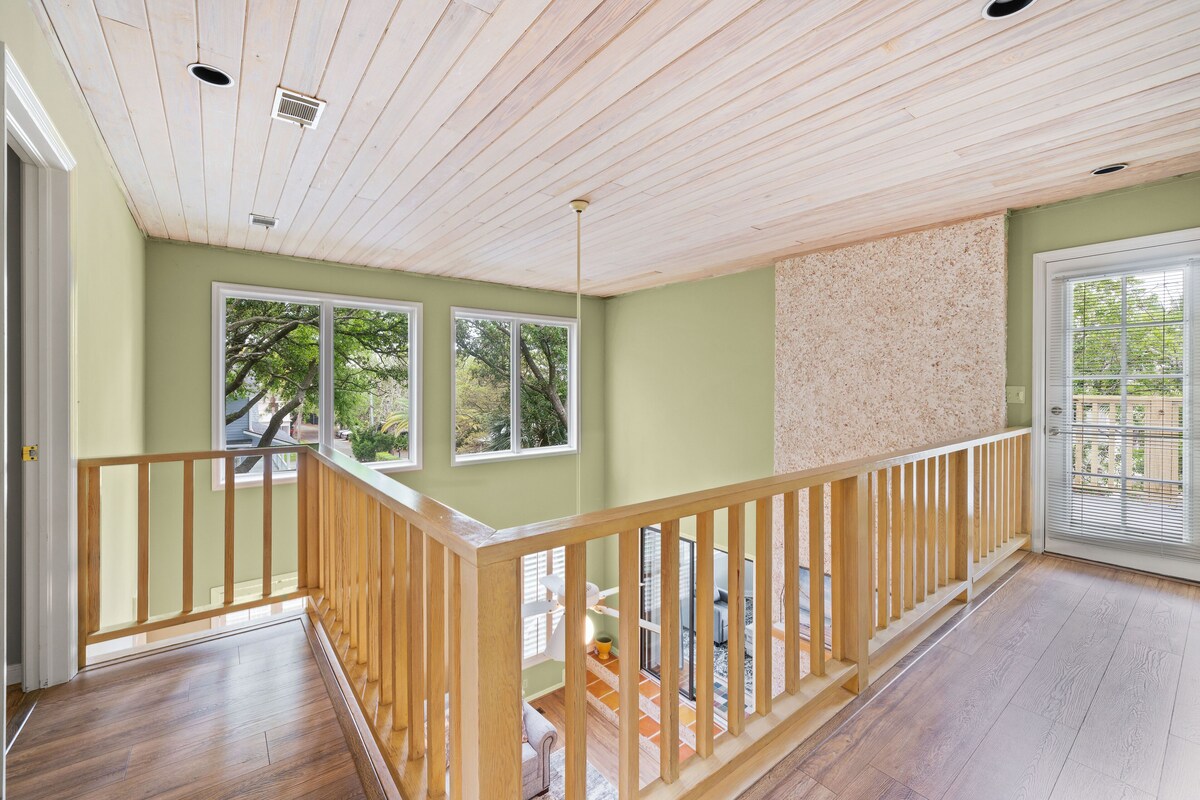 Luxurious East Beach House 5Br 4B Sleeps12-15. Steps to the beach