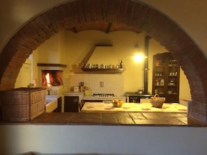 Speiseraum mit Kochenecke und Grill