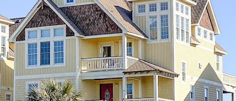 Sunkissed Oceanfront Luxury 8BR Home in the Heart of Nags Head