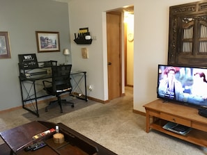 Living Room w/desk area and ROKU TV