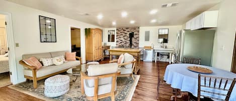 Full size kitchen