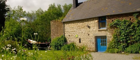 Entrée du gßte