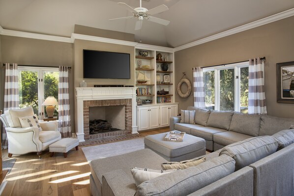 Living Room | 2 Tupelo