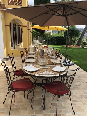 Outdoor dining