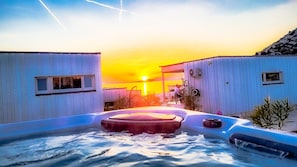 Hot tub with sunset views
