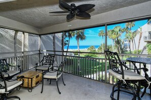Spacious lanai with ceiling fan