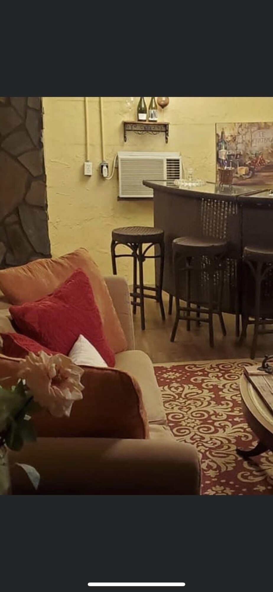 Carriage House Villa and gardens in downtown historic Lexington SC
