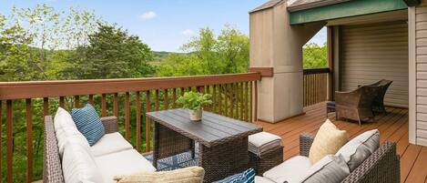 You've found the perfect place! This 2 bedroom/ 2 bathroom unit is exactly what you want for your next Branson getaway.