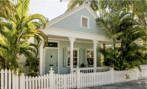 House is located on a quiet street close to Duval ( 188 steps)