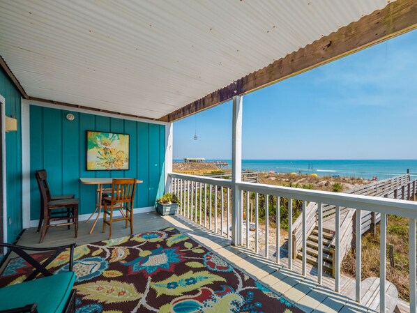 Beachfront Covered Balcony - Ocean Views