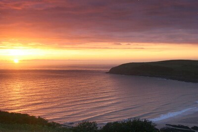 1 POINT VIEW - Luxury Apartment with Private Hot Tub / near Croyde Bay