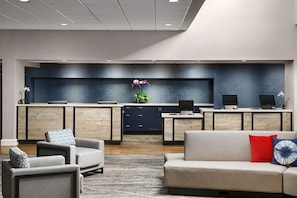 24/7 front desk to keep your luggage before check in and after check out.