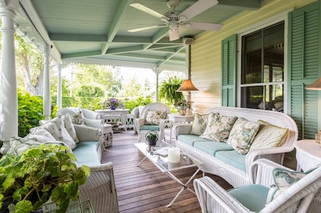 Wrap-around veranda