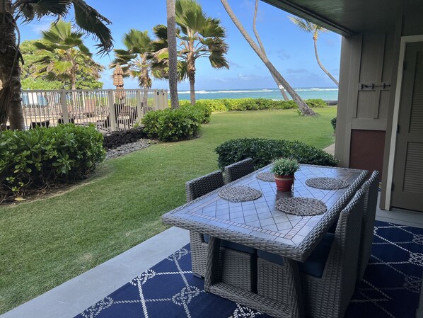 Oceanside Dining on the Lanai!
