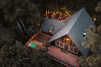 Classic A-frame - Sleek Modern Interior