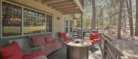 Pinetop Vacation Rental | 2-Story Home | 4BR | 3BA | 2,714 Sq Ft