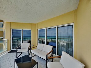 Balcony - Outdoor Seating