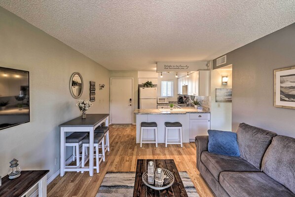Lake Havasu Vacation Rental | 1BR | 1BA | 672 Sq Ft | 2nd Floor Via Elevator