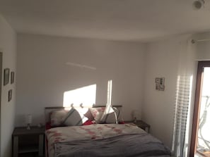 Ferienwohnung Talblick, 53qm 2 Schlafzimmer. 1 Wohn- Schlafzimmer, max. 6 Personen