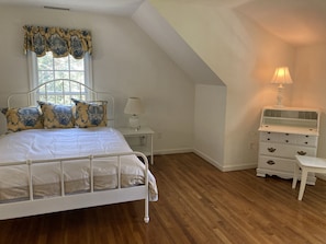 Queen Bedroom