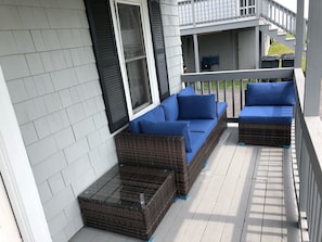 Newly added (Summer 2021) porch furniture.   Lounge and enjoy sounds of the surf