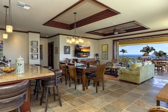 🌺Waiulaula Condo 180 Degree Ocean View 🌺 Member of The Club